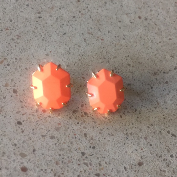Kendra Scott Jewelry - Kendra Scott Morgan’s in coral